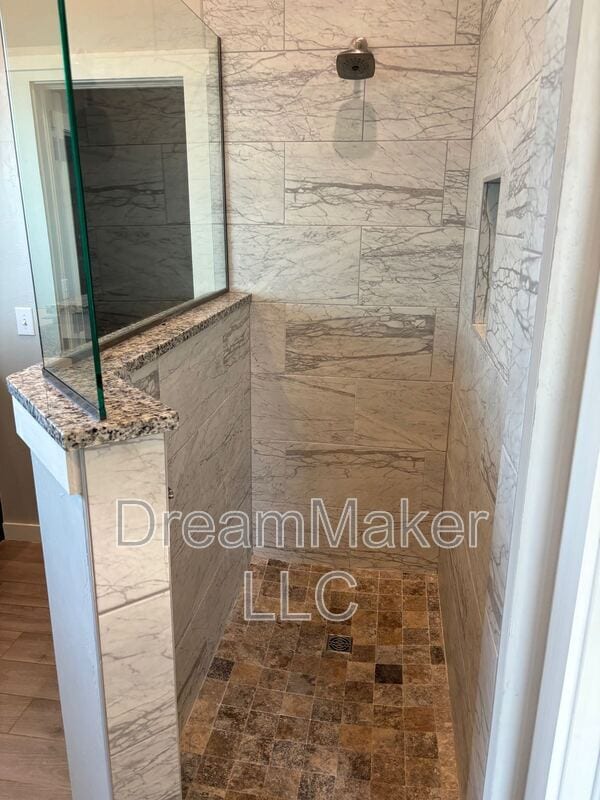 Building Photo - 5225 Red Maple Ave