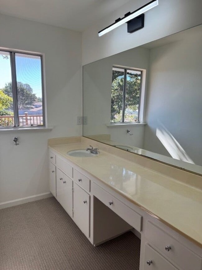 Building Photo - Beautiful home in Laurel Wood