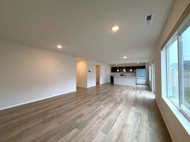 Building Photo - A Perfect Blend of New & Timeless – 4BR, 3...
