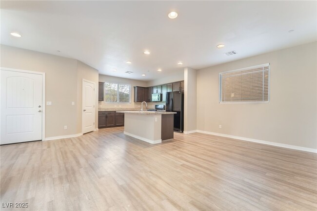 Building Photo - 3049 Historic Horizon Ave