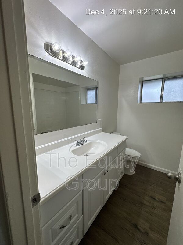 Building Photo - 524 S Encina St