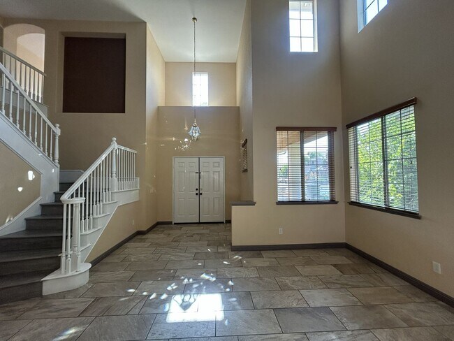 Building Photo - 37978 Spur Dr