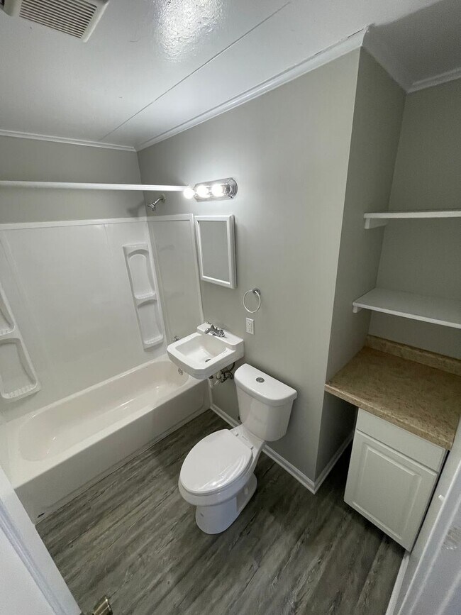 Building Photo - 2160 Ulen Ln