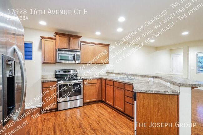 Building Photo - 17928 16th Ave Ct E