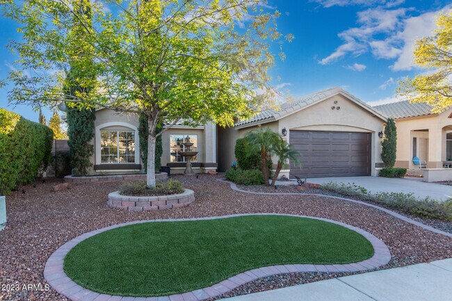 Building Photo - 10853 W Manzanita Dr
