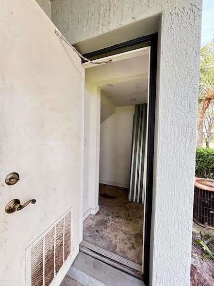 Building Photo - 3080 Grandiflora Dr
