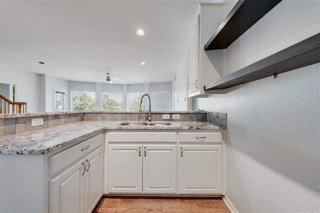 Building Photo - 3733 Oakwood Dr