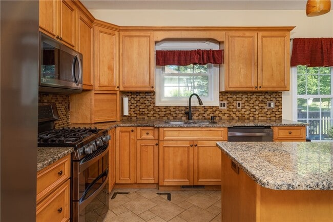 Building Photo - 126 St Andrews Dr