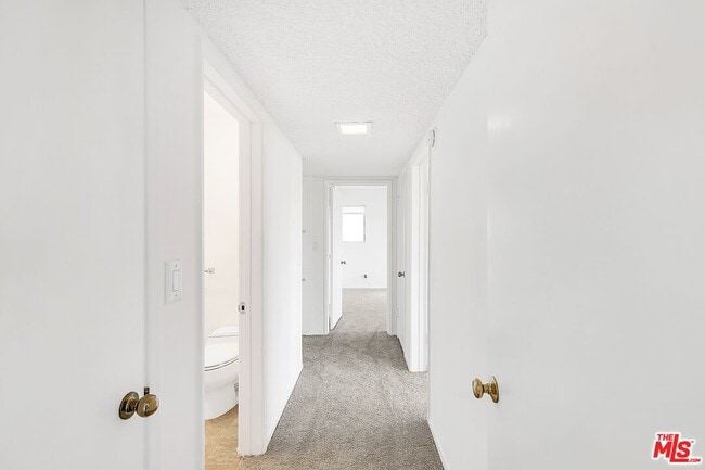 Building Photo - 825 S Gretna Green Way