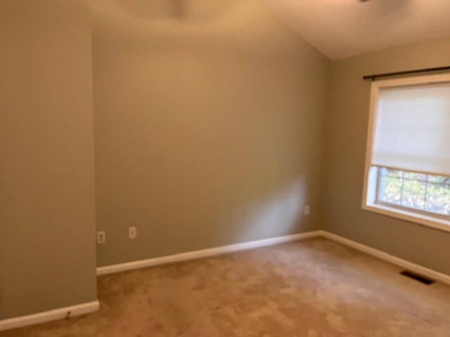 Building Photo - 2002 Larson Dr