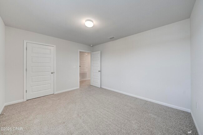 Building Photo - 4060 Silver Spur Rd