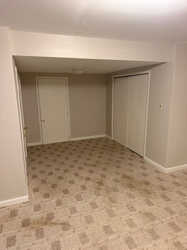 Building Photo - 120 Whitburn Pl