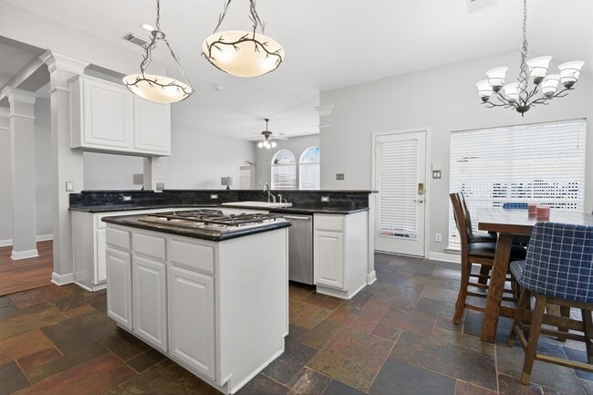 Building Photo - 13815 Wetherfield Ln