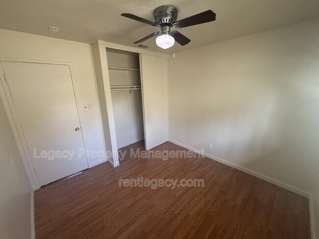 Building Photo - 10763 Oakton Way