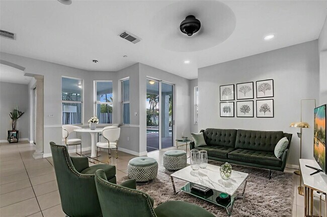 Building Photo - 6425 SW 164th Ave