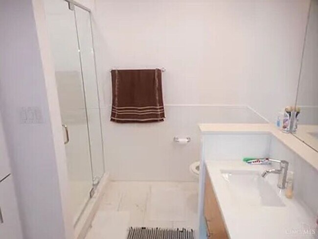 Building Photo - 26 E 15th St