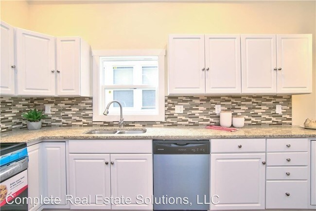 Building Photo - 3 br, 2.5 bath House - 1025 Dawson St.