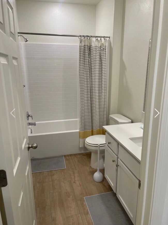 Building Photo - Lovely 3 Bedroom / 2 Bathroom for rent $2,495