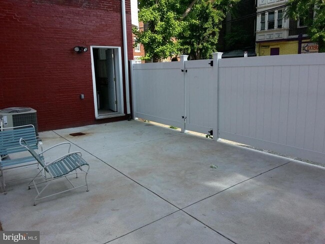 Building Photo - 500 N 39th St