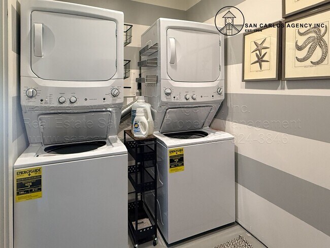 Building Photo - LESLA (I/O)