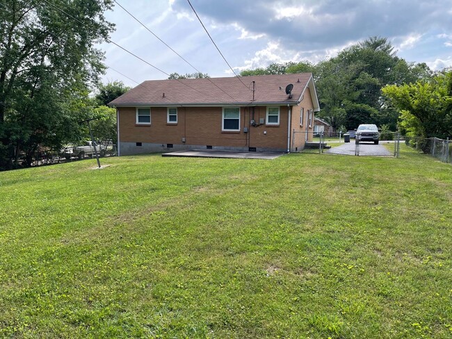 Building Photo - 114 Ogles Dr
