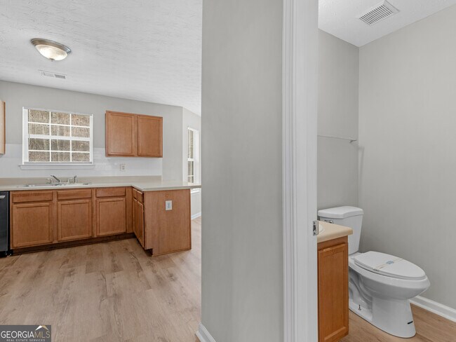 Building Photo - 230 Millstone Dr