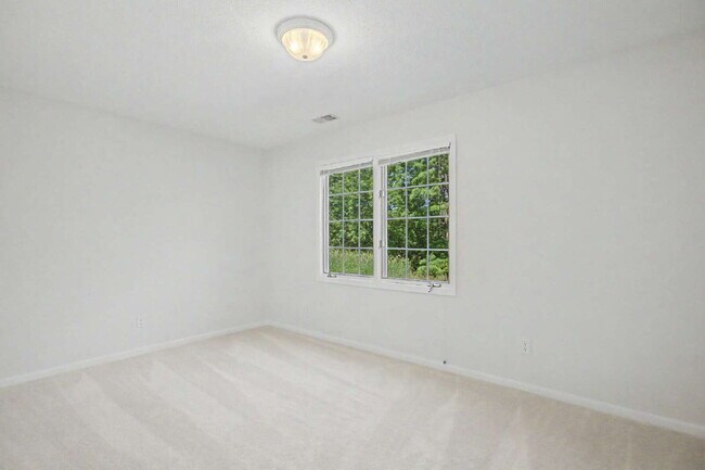Building Photo - 2107 Blue Bell Way