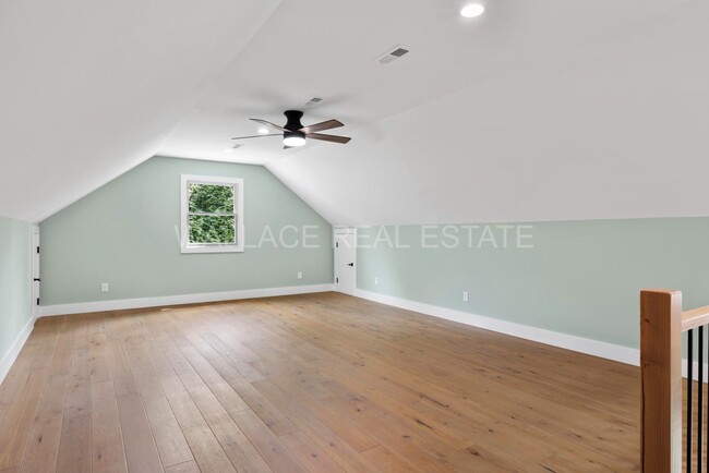 Building Photo - LOVELY 4 BEDROOM HOME...ALL FARRAGUT SCHOO...