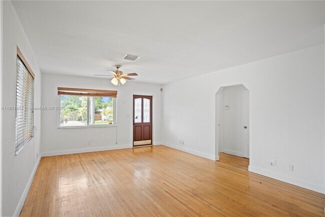 Building Photo - 2530 Fillmore St
