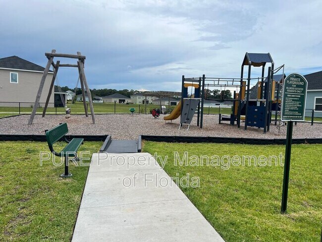Building Photo - 3259 NE 40th Ln