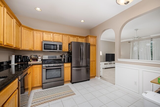 Building Photo - 2906 N Knightsbridge Cir