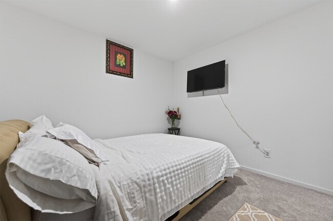 Building Photo - 16703 Rolling Pasture Ln