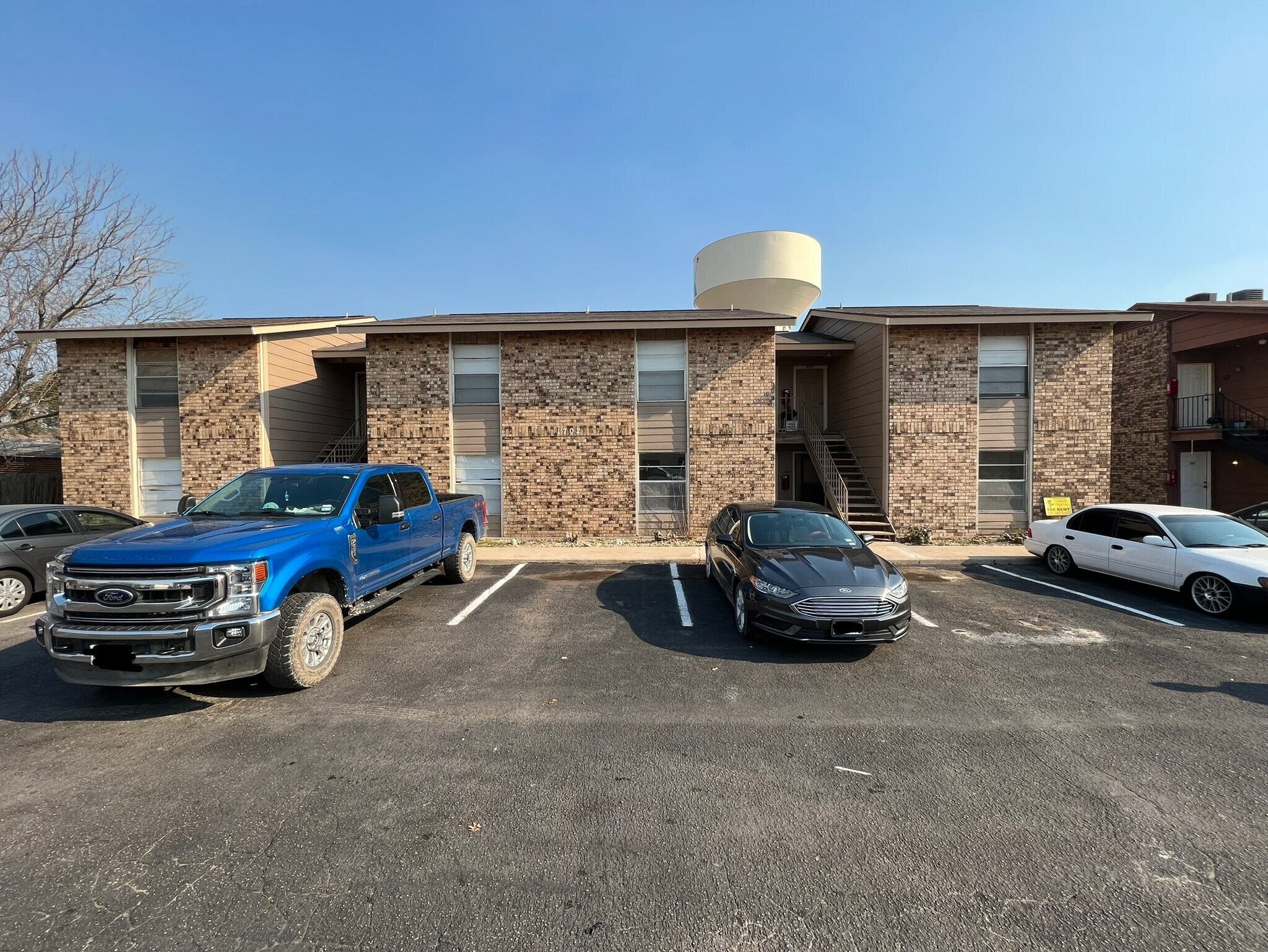 Building Photo - 1702 Kirk Ave