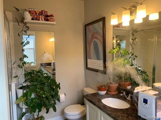 Building Photo - 618 E Hinsdale Ave