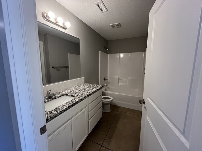 Building Photo - 5326 Hillside136