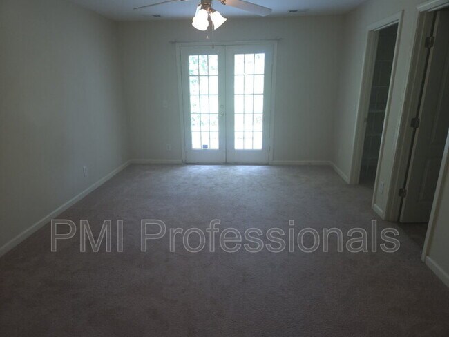 Building Photo - 2303 Keegan Dr