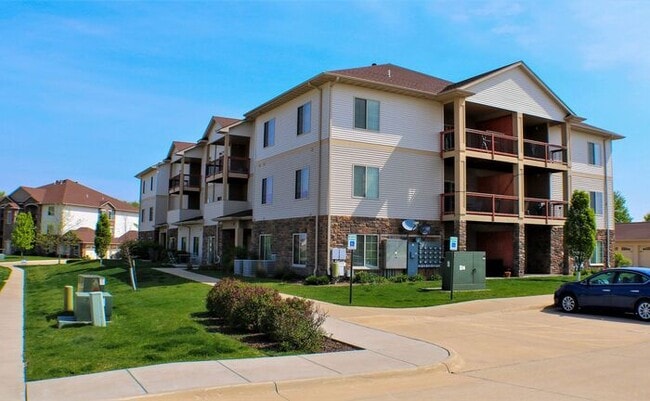 Building Photo - $1,305 | 2 Bedroom, 2 Bathroom | PET Frien...