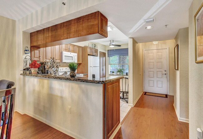 Building Photo - 5842 Crystal Shores Dr
