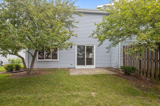 Building Photo - 135 Hampton Ave