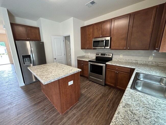 Building Photo - Newly Built 4/2.5 House in North Rome- $1,995