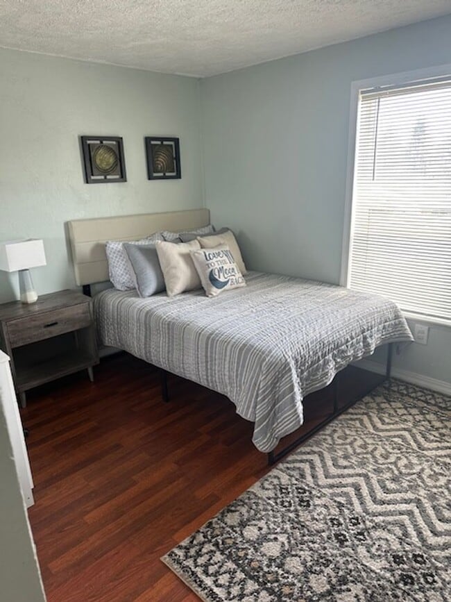 Building Photo - Very nice 3 Bedroom 2 bath home in Del Mar...
