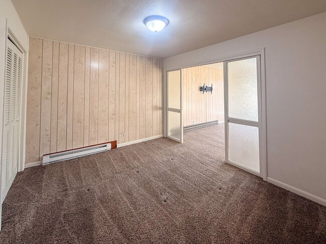 Building Photo - 227 24th St SE