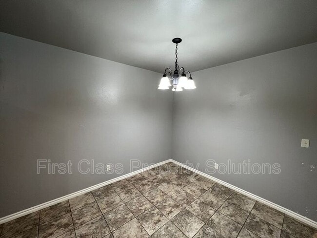 Building Photo - 129 Ashley Dr