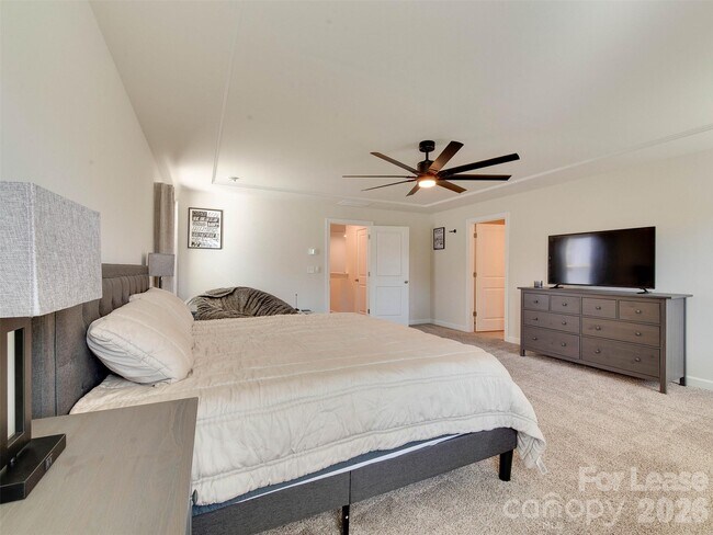 Building Photo - 4009 Woodland View Dr