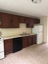 Building Photo - Briarwood 11