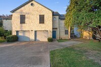 Building Photo - 2913 Whisper Oaks Ln