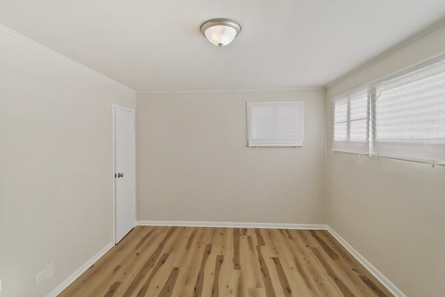 Building Photo - 28 Apple Ln