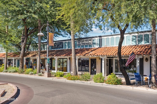 Building Photo - 7625 E Camelback Rd