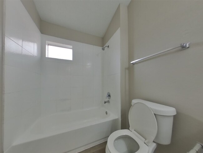 Building Photo - 3254 Kelling St