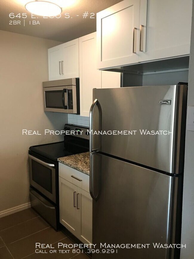 Building Photo - Move In Special--1 Month Free!